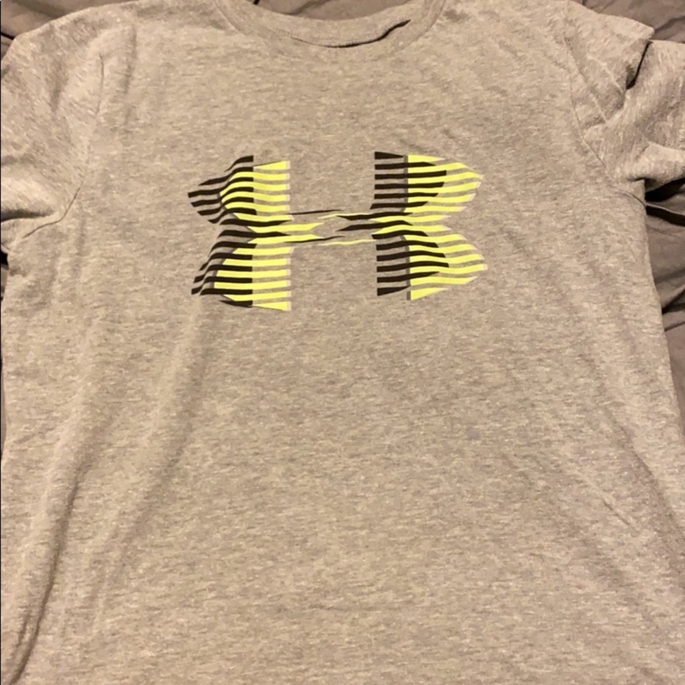 Under Amour youth small tee